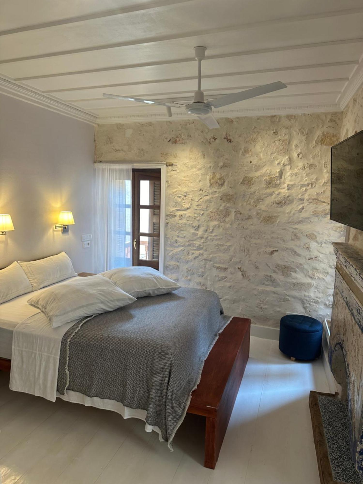 Castellorizon Pensione Меис Экстерьер фото